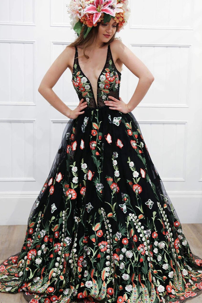 Stunning Black Floral Embroidered Evening Prom Dress for Girls