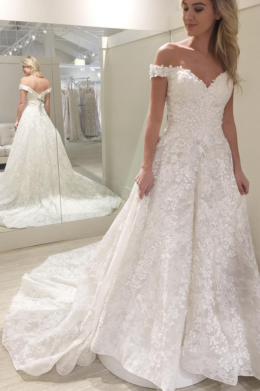 Stunning Princess-Style Long A-line Off-the-Shoulder White Wedding Ball Gown Adorned with Lace Appliques