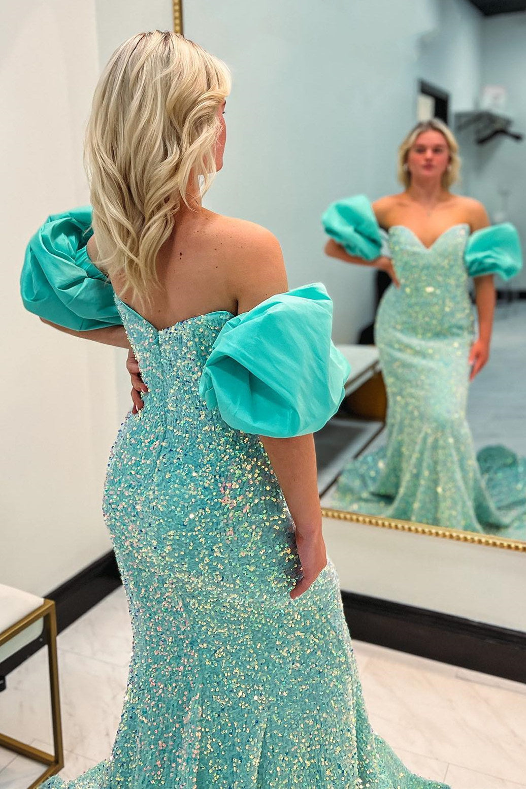Gorgeous Mermaid-Style Off-the-Shoulder Prom Dress with Sequins and Rose-Shaped Puff Sleeves for an Elegant Look