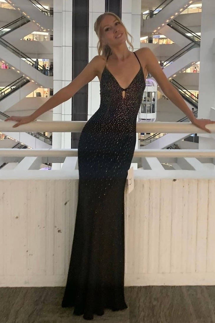 Gorgeous Elegant Red Mermaid Style Prom Dress Adorned with Rhinestones