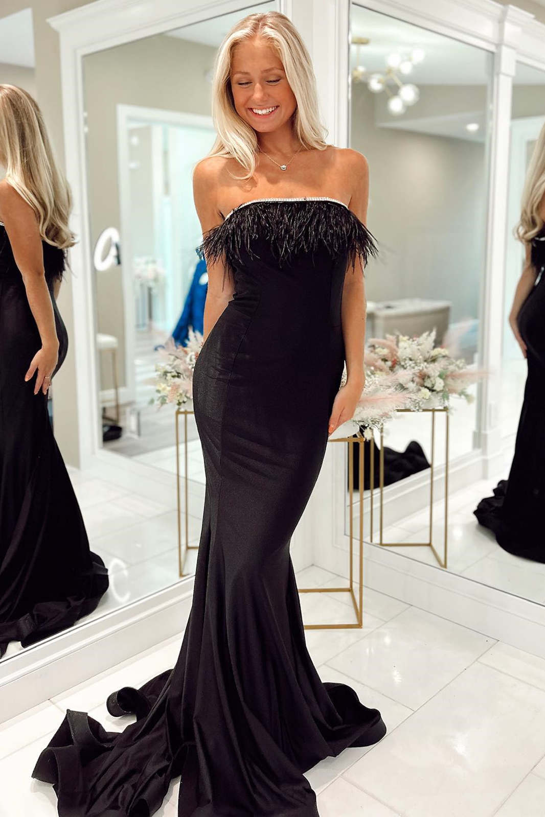 Elegant Strapless Long Mermaid Party Dress with Black Feather Embellishments