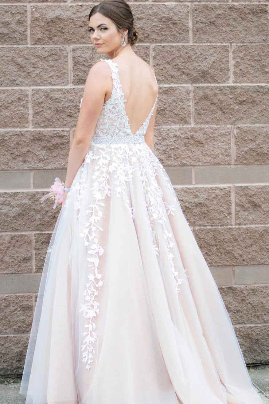 Elegant Ivory A-Line Long Prom Dress with Intricate Lace Appliques